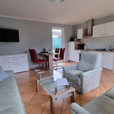 בית נופש Reihenhaus Am Gross Labenzer See, Klein Labenz